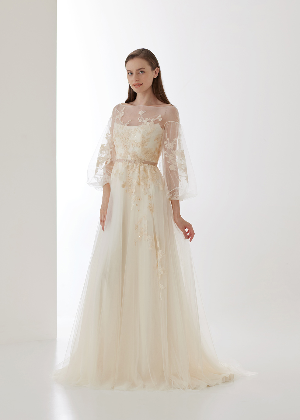 背が高い花嫁様に似合うウェディングドレスの選び方 | ウェディング