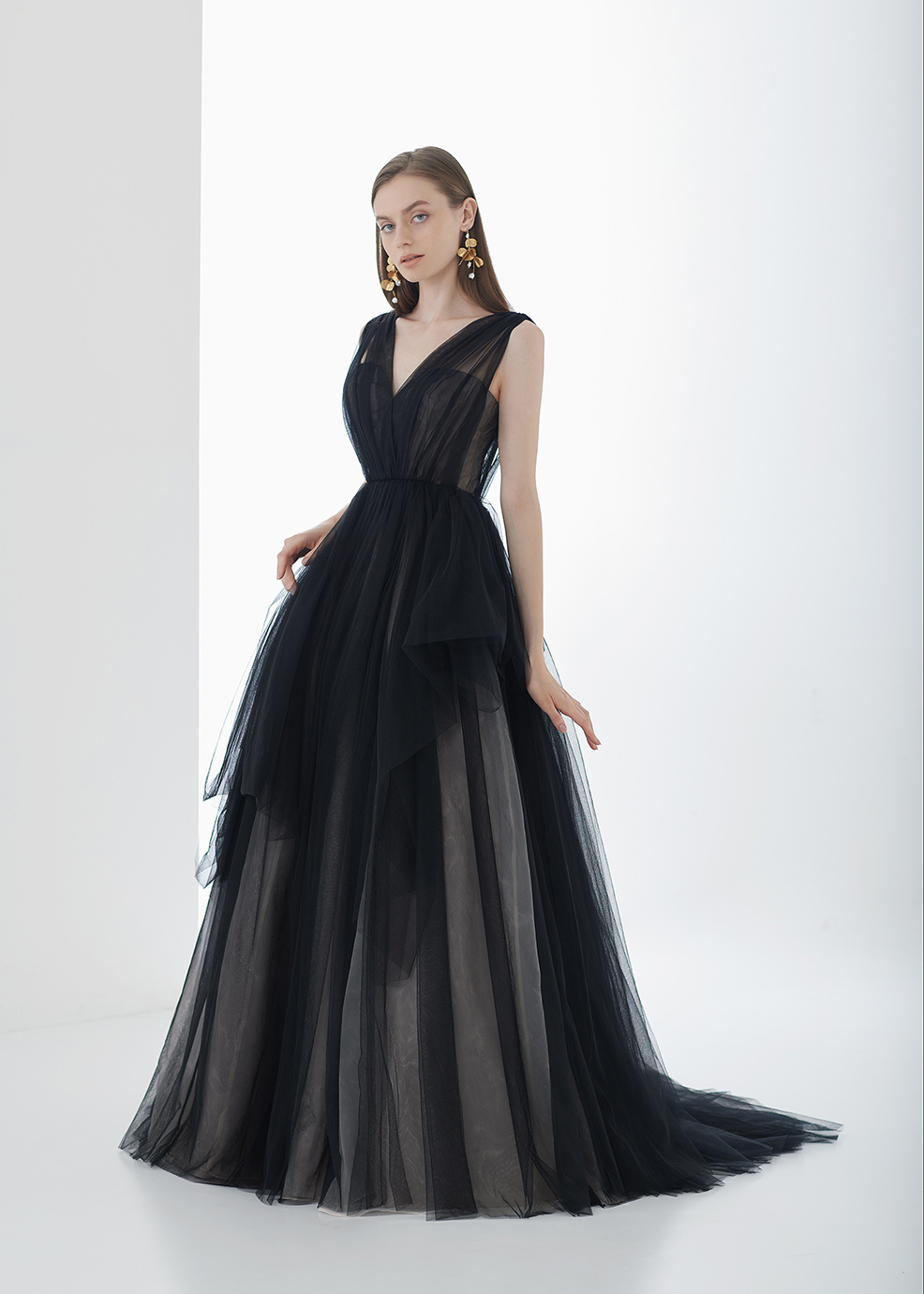 黒・ブラックのウェディングドレス【2022年最新トレンドカラー 