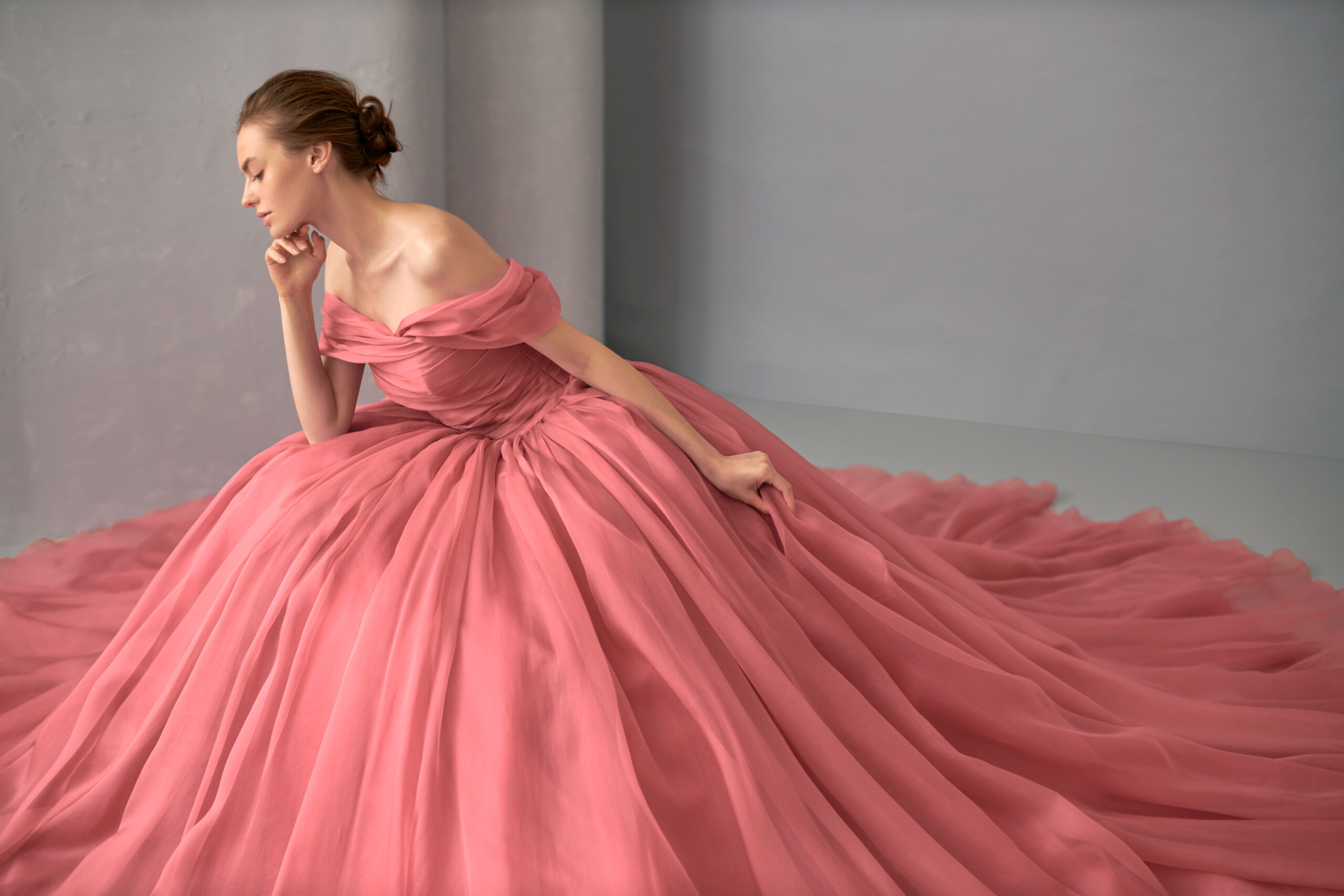 独特の素材 ピンクの花嫁のウェディングドレス - ドレス - revista 
